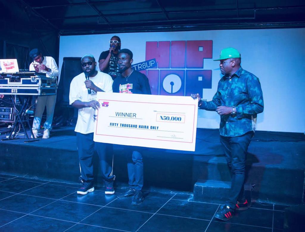 Buez wins Freestyle Rap Battle at Str8up HipHop Event